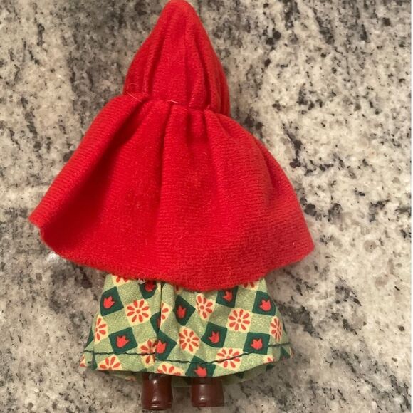 2002 Madame Alexander Doll Little Red Riding Hood Cape Braided Hair McDonalds - Picture 2 of 3